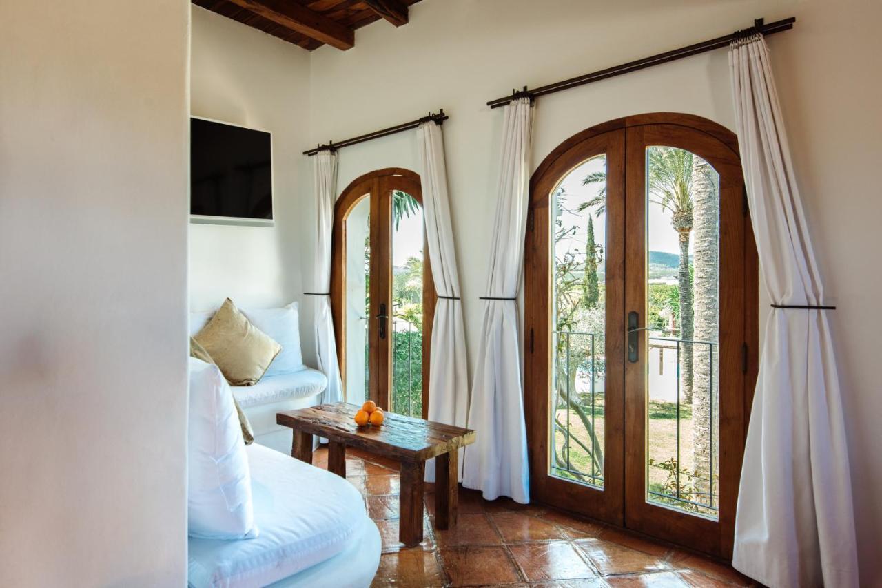 Casa rural Atzaró Santa Eulalia del Río